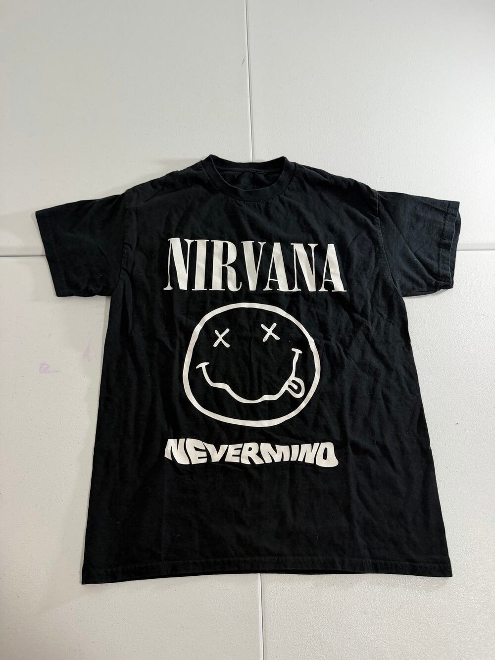 Nirvana Nevermind T Shirt Women’s Medium Black Smiley Face Band Tee Graphic